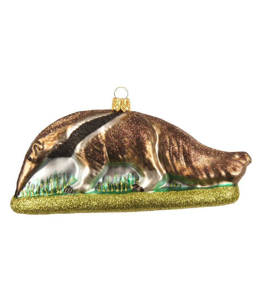 Håndmalet og mundblæst glas julekugle, der forestiller en myresluger