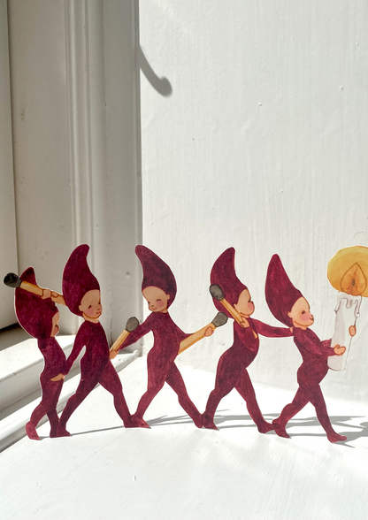 Julenisser kommer bærende med lys | Papercraft